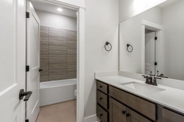 5900 Willoughby Way, Murfreesboro, TN 37129