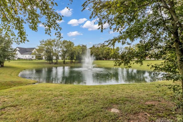 5900 Willoughby Way, Murfreesboro, TN 37129
