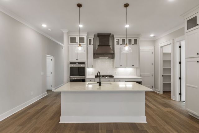 5900 Willoughby Way, Murfreesboro, TN 37129