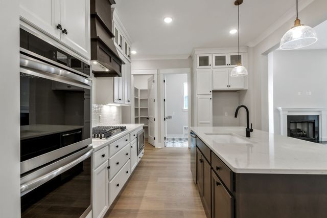 5900 Willoughby Way, Murfreesboro, TN 37129