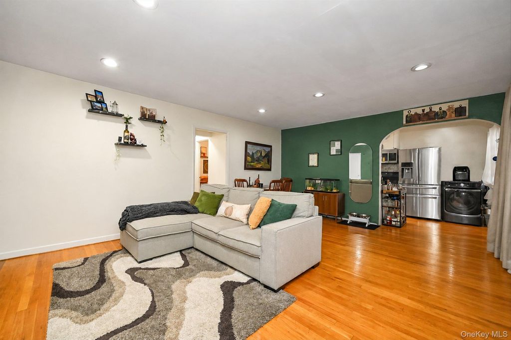 58-33 246th Crescent 0647, Douglaston, NY 11362 — photo 3