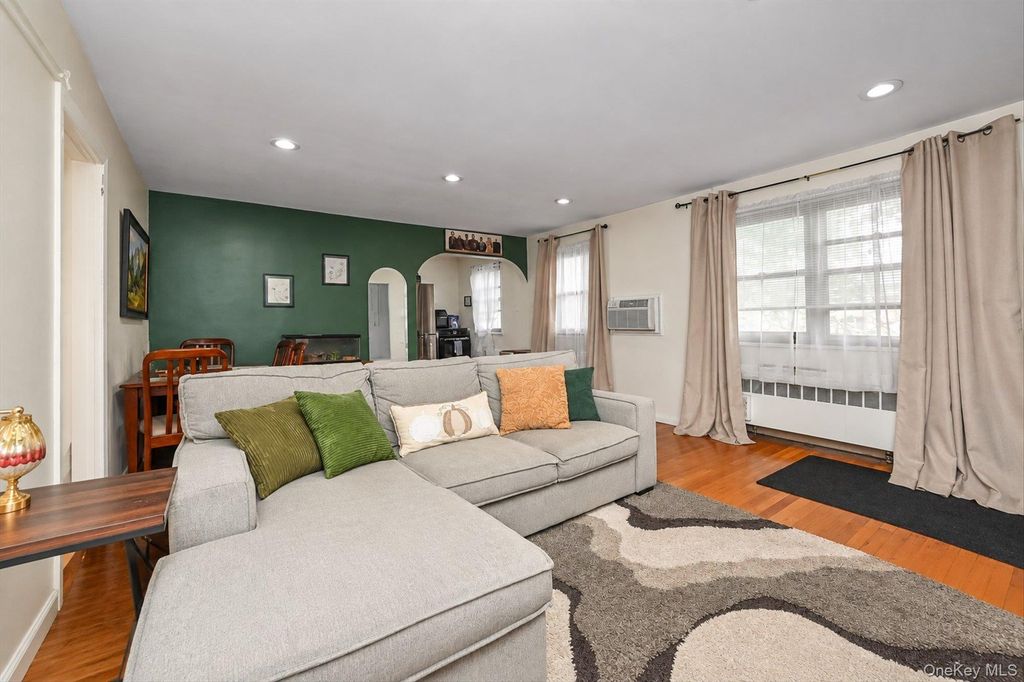 58-33 246th Crescent 0647, Douglaston, NY 11362 — photo 4