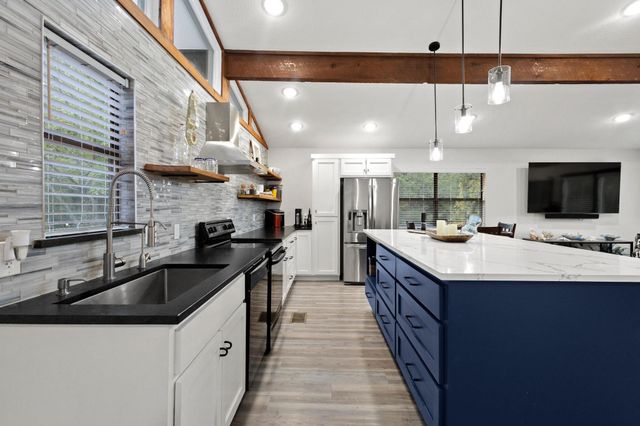 000 Wales Dr Drive, Pottsboro, TX 75076