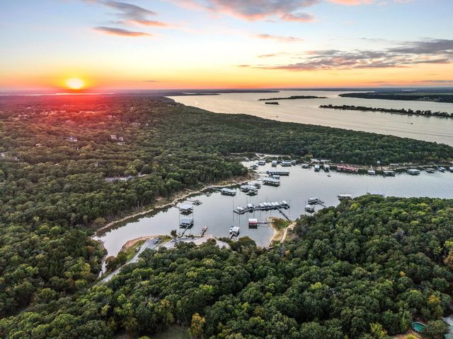 000 Wales Dr Drive, Pottsboro, TX 75076