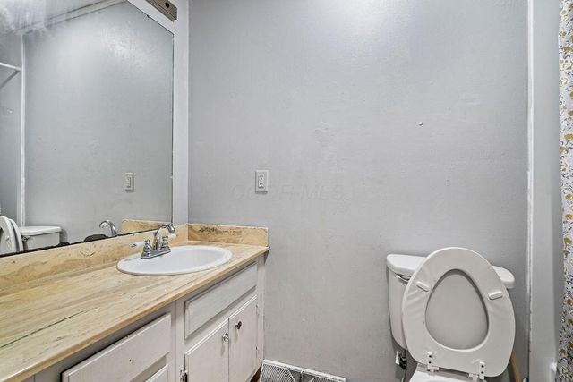 5844 Effingham Road, Columbus, OH 43213