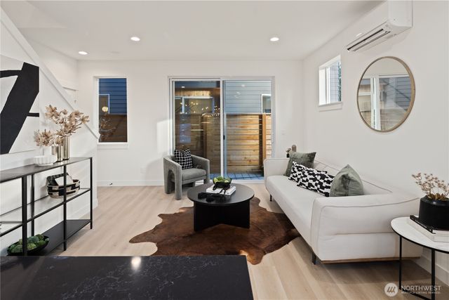 3415 48th Avenue SW, Seattle, WA 98116