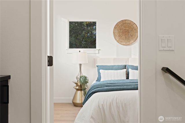 3415 48th Avenue SW, Seattle, WA 98116