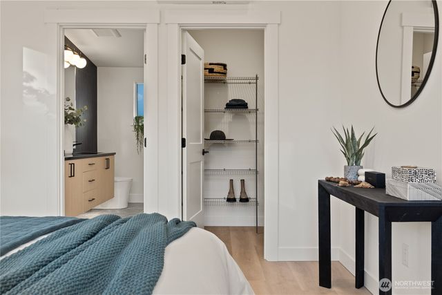 3415 48th Avenue SW, Seattle, WA 98116