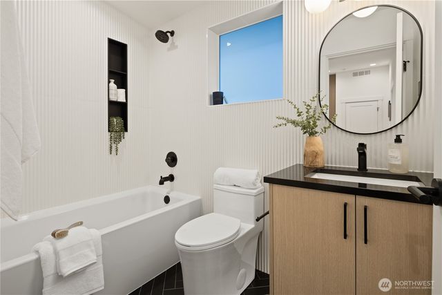 3415 48th Avenue SW, Seattle, WA 98116