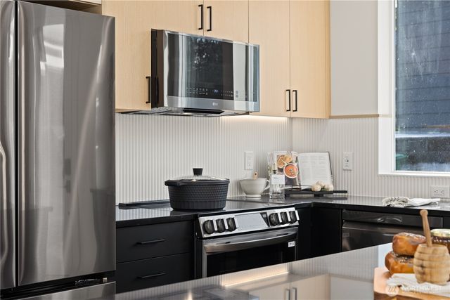 3415 48th Avenue SW, Seattle, WA 98116