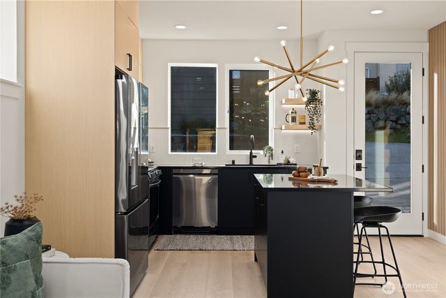 3415 48th Avenue SW, Seattle, WA 98116