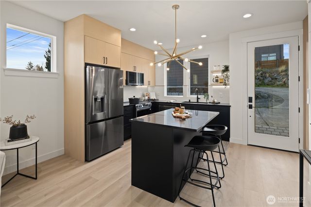 3415 48th Avenue SW, Seattle, WA 98116