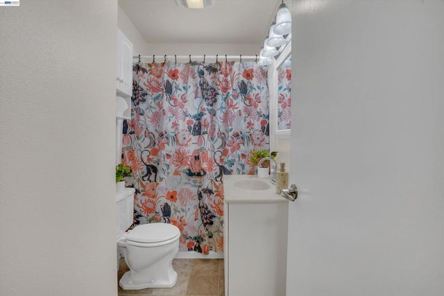 5296 Spencer Ct, Newark, CA 94560