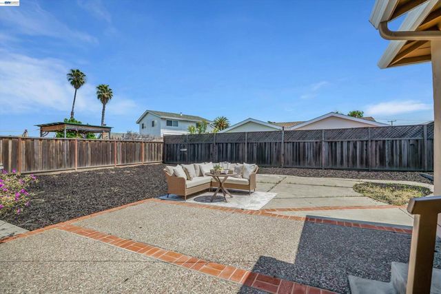 5296 Spencer Ct, Newark, CA 94560