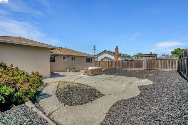 5296 Spencer Ct, Newark, CA 94560