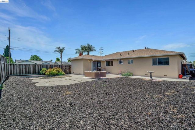5296 Spencer Ct, Newark, CA 94560