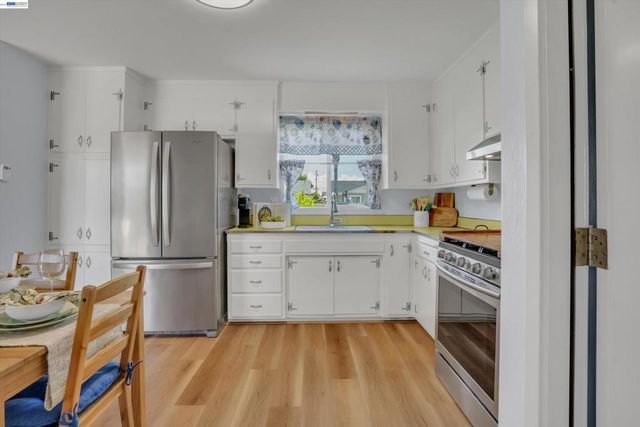 5296 Spencer Ct, Newark, CA 94560