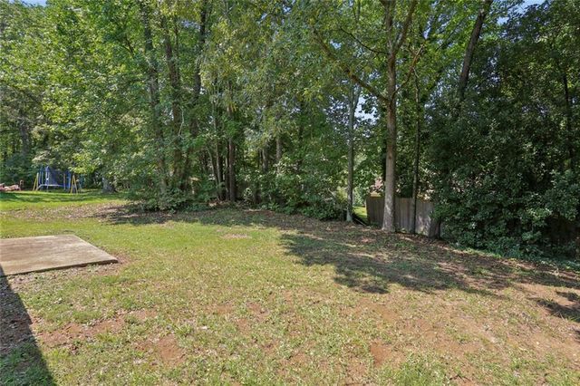 1050 Chapman Circle, Stone Mountain, GA 30088