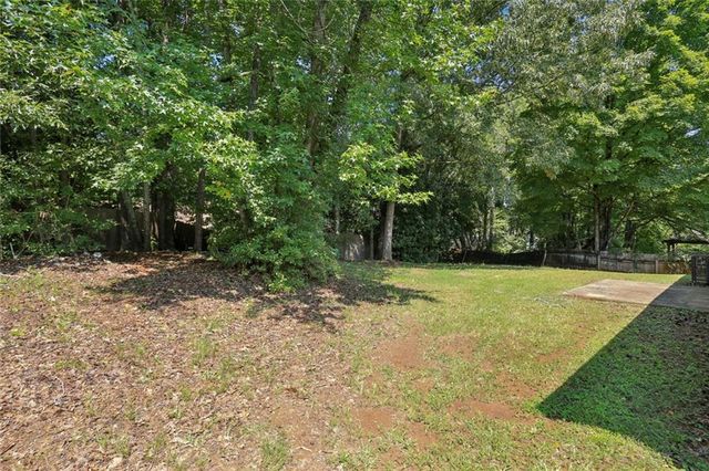 1050 Chapman Circle, Stone Mountain, GA 30088