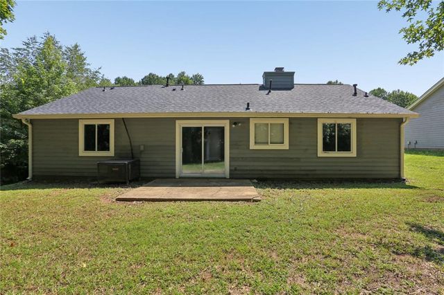 1050 Chapman Circle, Stone Mountain, GA 30088