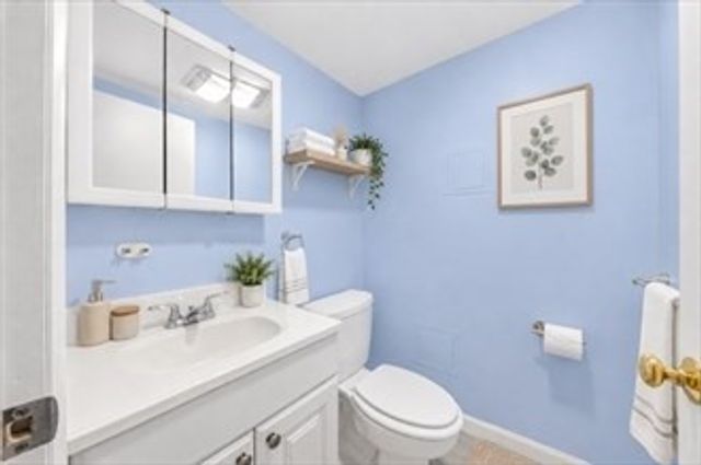 33 Fairchild Ave, Saugus, MA 01906