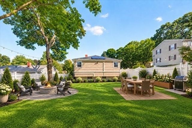 33 Fairchild Ave, Saugus, MA 01906