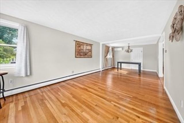 33 Fairchild Ave, Saugus, MA 01906