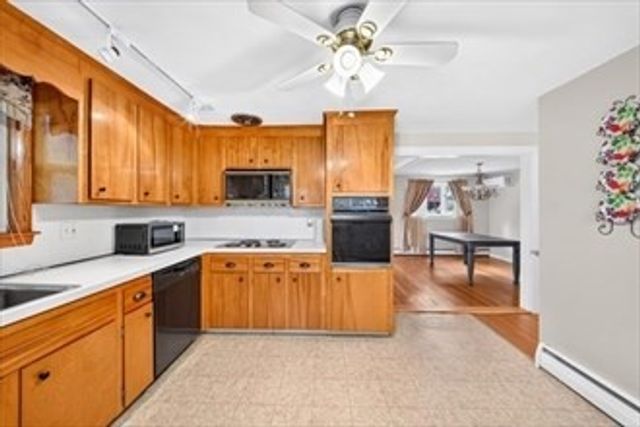 33 Fairchild Ave, Saugus, MA 01906