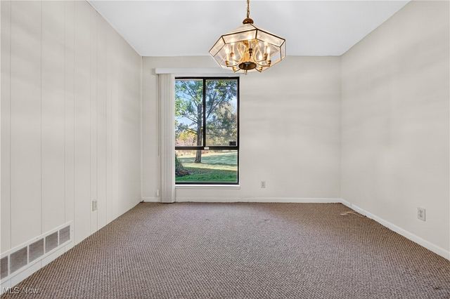 6280 Greenwood Pky 202, Sagamore Hills, OH 44067