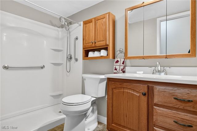 6280 Greenwood Pky 202, Sagamore Hills, OH 44067