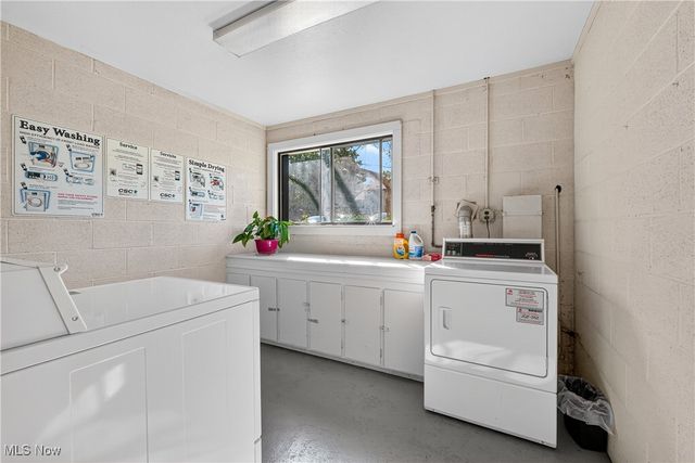 6280 Greenwood Pky 202, Sagamore Hills, OH 44067