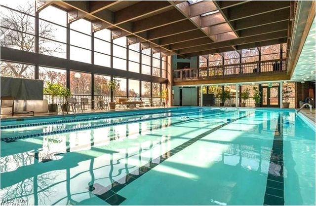 6280 Greenwood Pky 202, Sagamore Hills, OH 44067