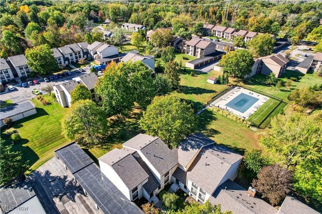 6280 Greenwood Pky 202, Sagamore Hills, OH 44067