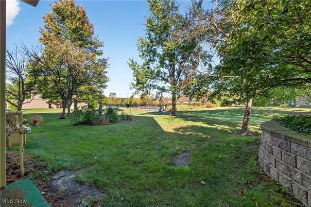 6280 Greenwood Pky 202, Sagamore Hills, OH 44067