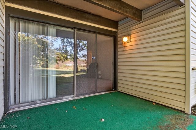 6280 Greenwood Pky 202, Sagamore Hills, OH 44067