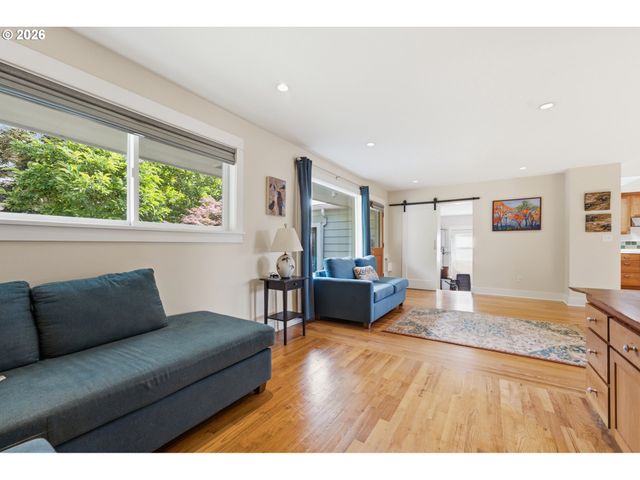 7100 Se HARRISON Ct, Portland, OR 97215
