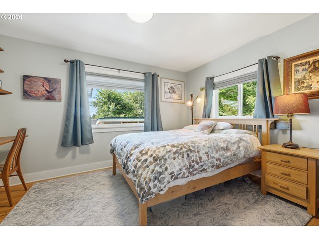 7100 Se HARRISON Ct, Portland, OR 97215