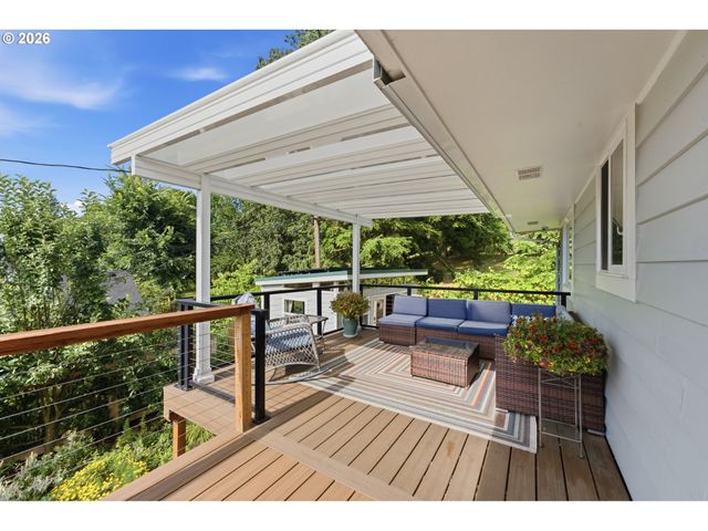7100 Se HARRISON Ct, Portland, OR 97215