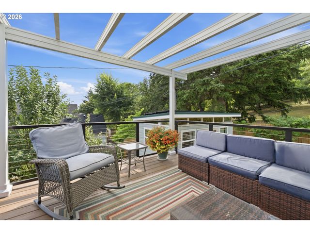 7100 Se HARRISON Ct, Portland, OR 97215