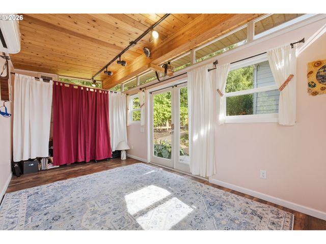 7100 Se HARRISON Ct, Portland, OR 97215