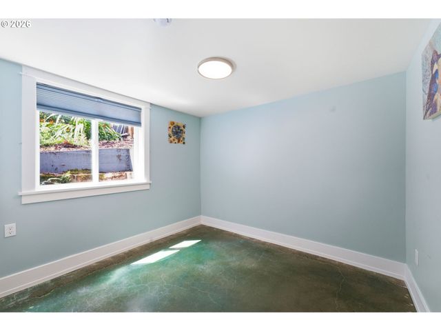 7100 Se HARRISON Ct, Portland, OR 97215