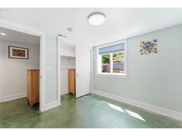 7100 Se HARRISON Ct, Portland, OR 97215