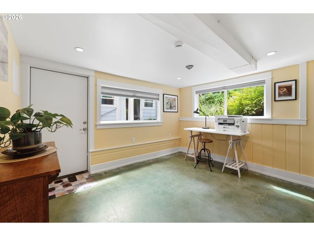 7100 Se HARRISON Ct, Portland, OR 97215