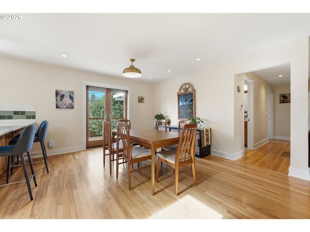7100 Se HARRISON Ct, Portland, OR 97215