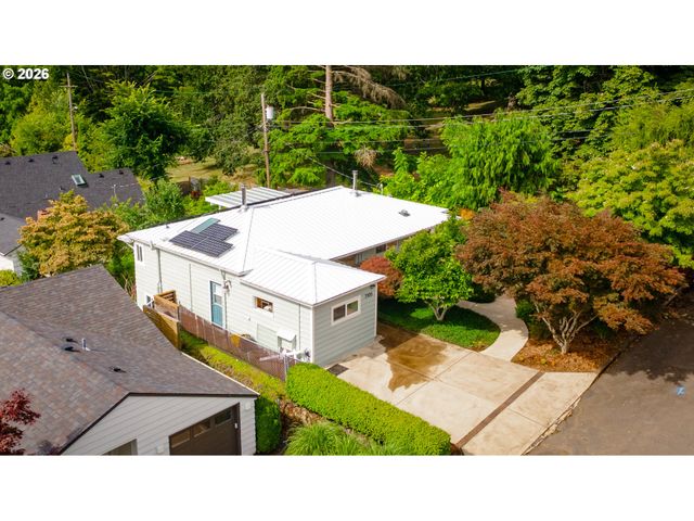 7100 Se HARRISON Ct, Portland, OR 97215