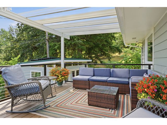 7100 Se HARRISON Ct, Portland, OR 97215