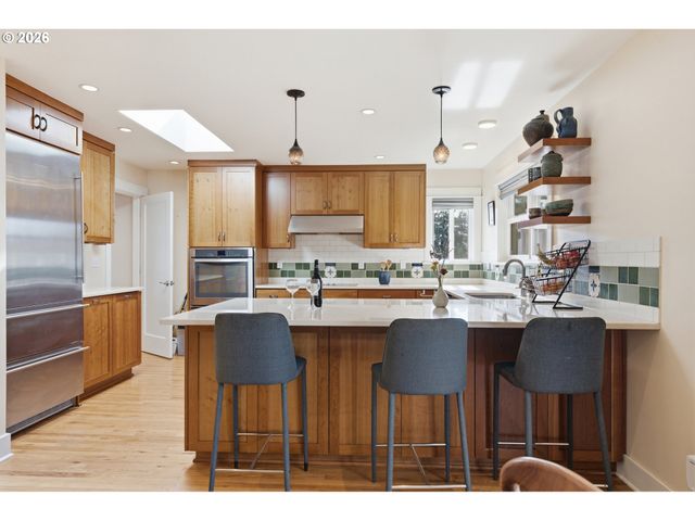 7100 Se HARRISON Ct, Portland, OR 97215