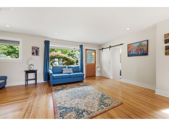 7100 Se HARRISON Ct, Portland, OR 97215