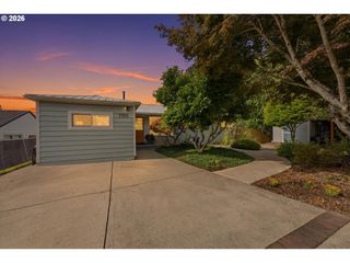 7100 Se HARRISON Ct, Portland, OR 97215