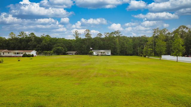 181 Blinkhorn Rd., Conway, SC 29526